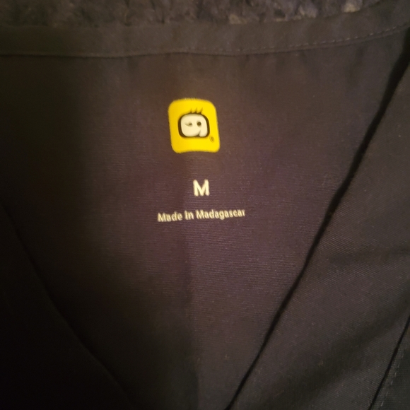 Navy Blue WonderWink 😉 scrub top size Medium - Picture 2 of 2